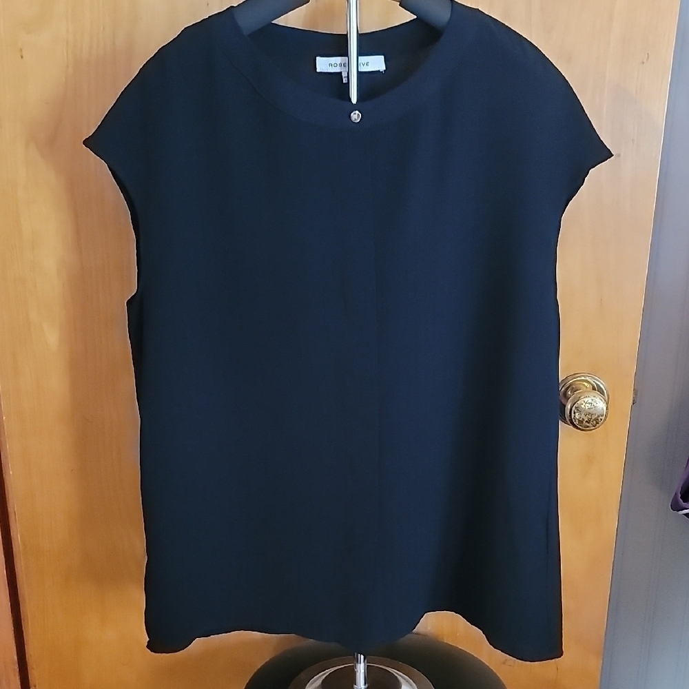 Rose + Olive Boxy Cap Sleeve Blouse in Black